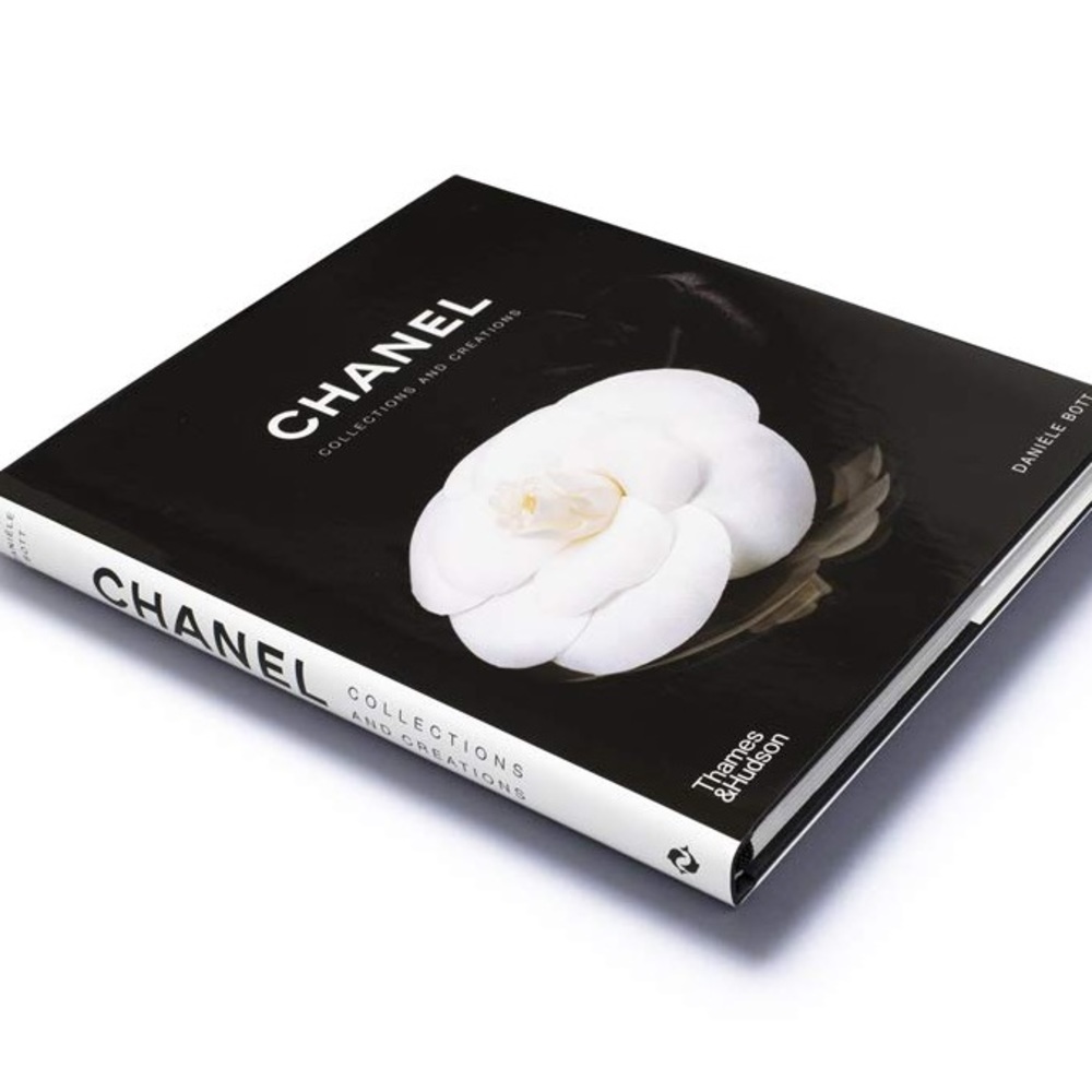 Chanel Book - Picture 3 of 8